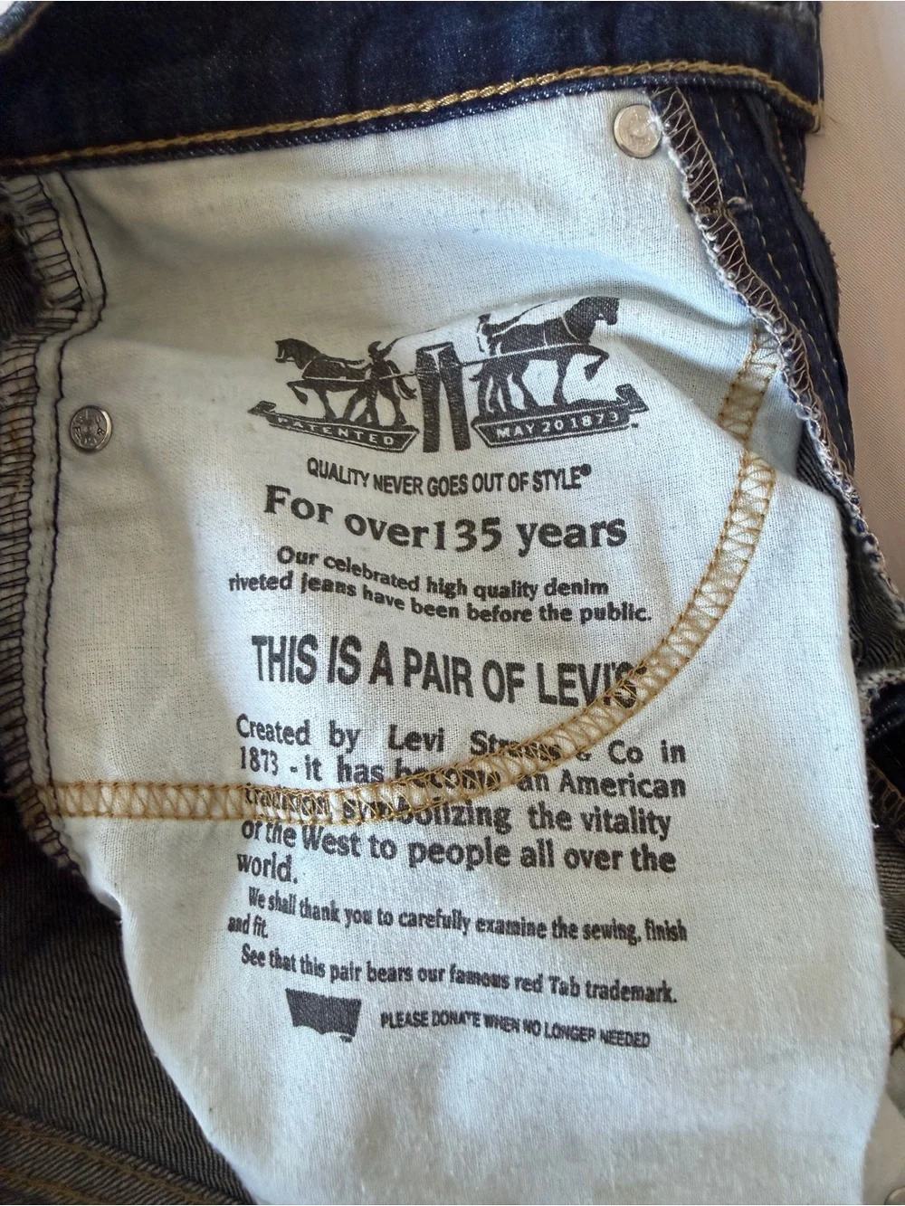 Levi’s 505 Straight Leg Jeans Dark Wash indigo  made in Egypt cotton W28 L32